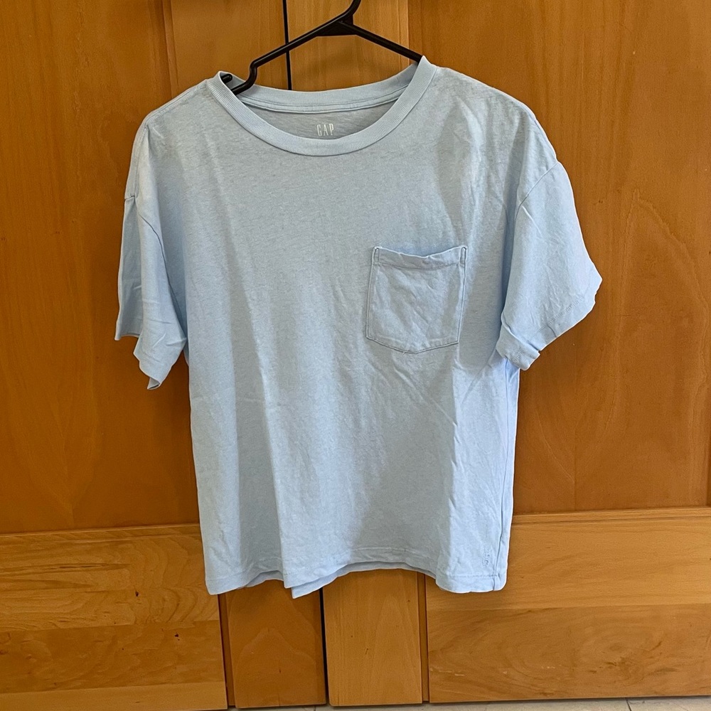 Gap pocket tshirt